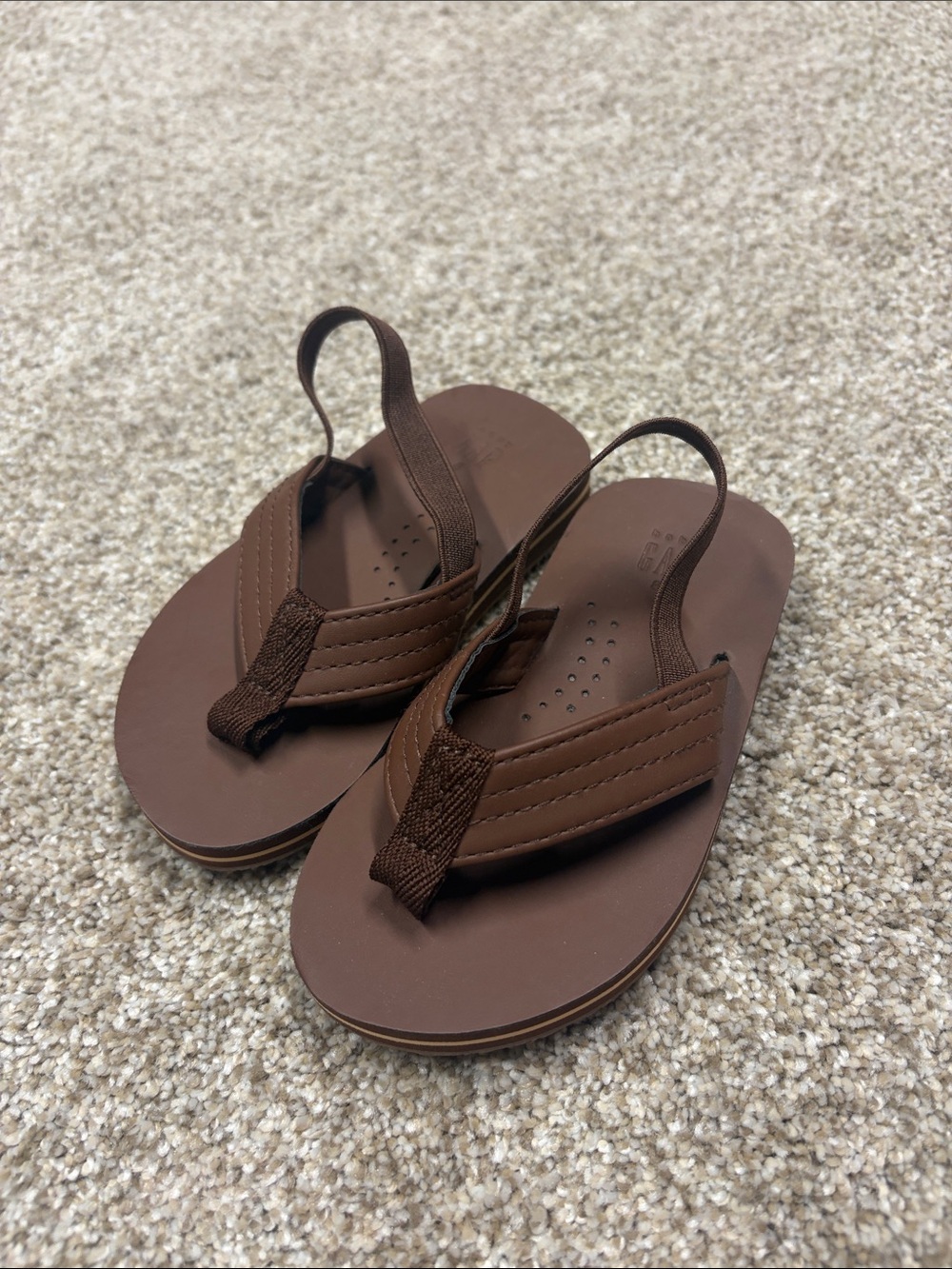 Baby gap size 8 flip flops